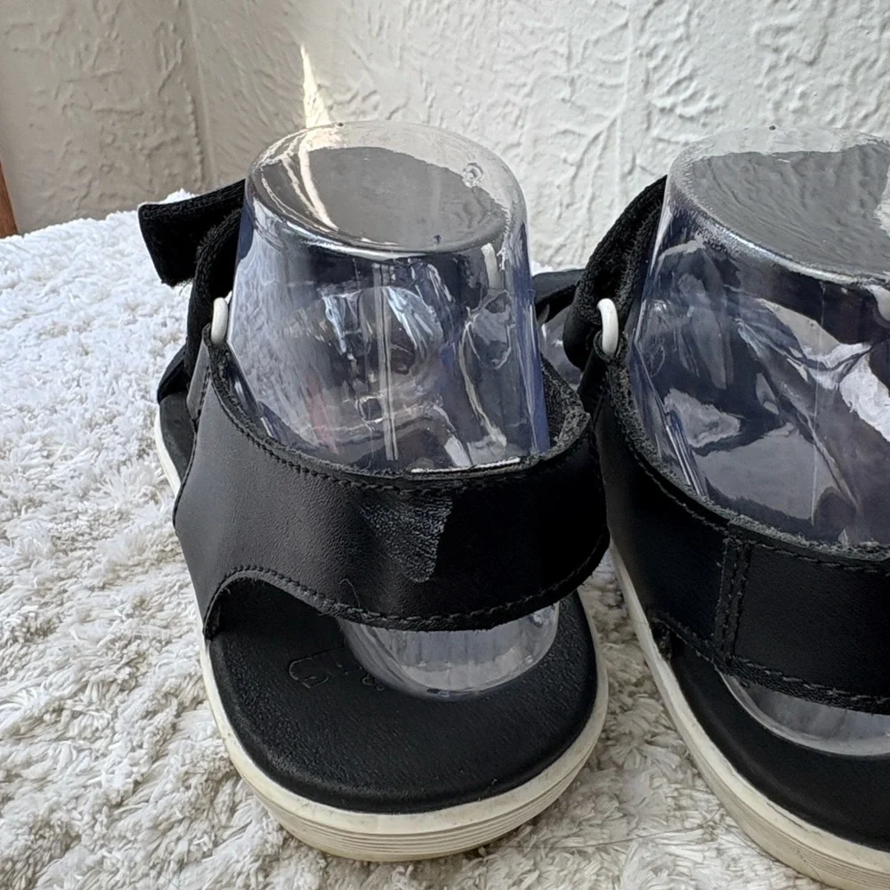 Dr. Martens Balfour Z-Strap Sandal